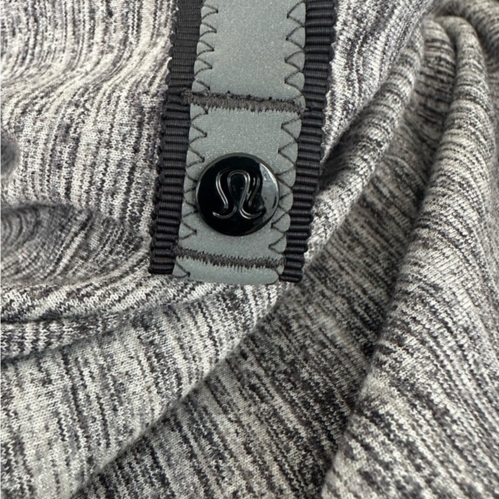 Lululemon Vinyasa Rulu scarf